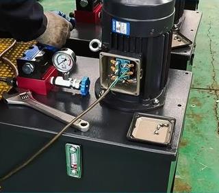 國立(li)液壓，重注安全生(shēng)産意識，用心生産(chǎn)每一台液壓站